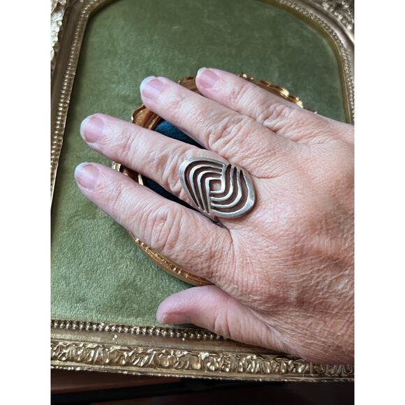 Vintage Modernist Sterling Silver Ring Size 7.5 Wide Abstract Statement Design - Picture 2 of 5